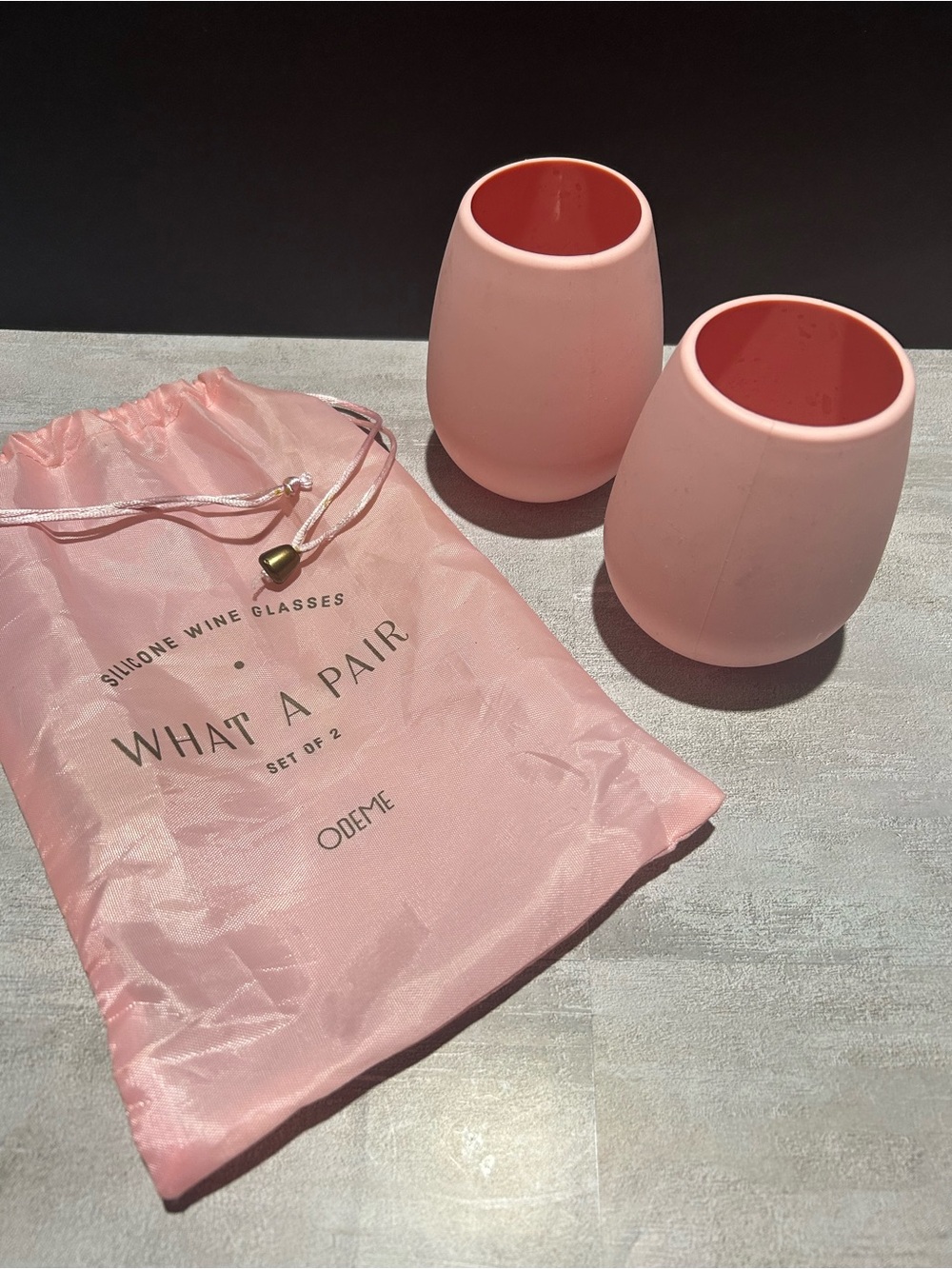 Odeme Pink Silicone Stemless Wine Glasses with Matching Pouch